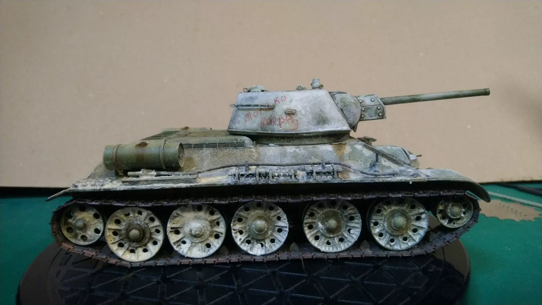 Комплект дополнительных баков с кронштейнами Т-34