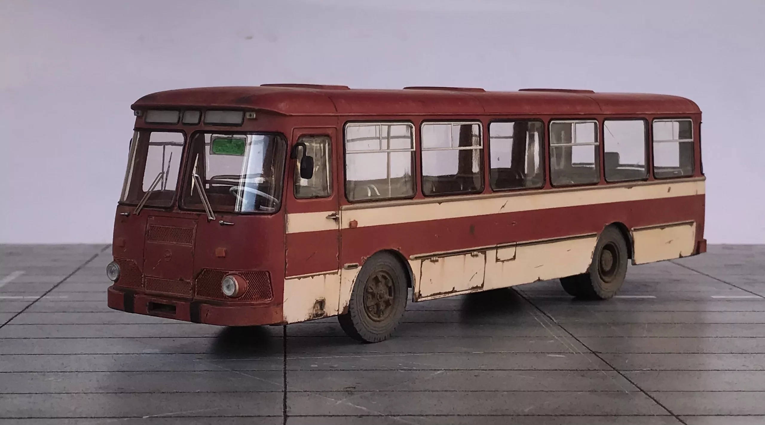 Набор для моделей Ликинского автобуса 677, ПАЗ 672 и др.; Солнцезащитный козырек и штатные зеркала