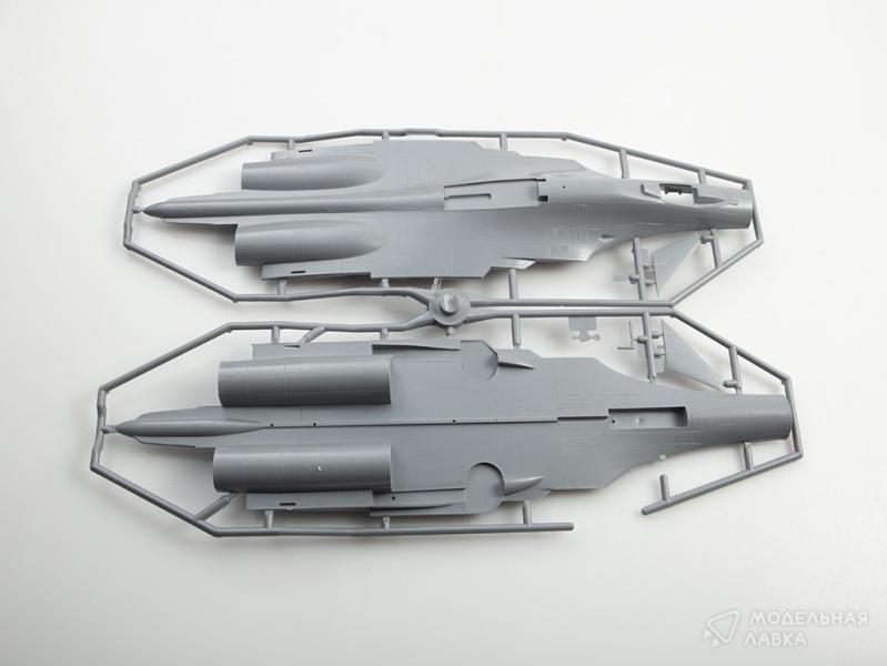 Фото #3 для Сборная модель истребитель завоевания превосходства в воздухе Су-35