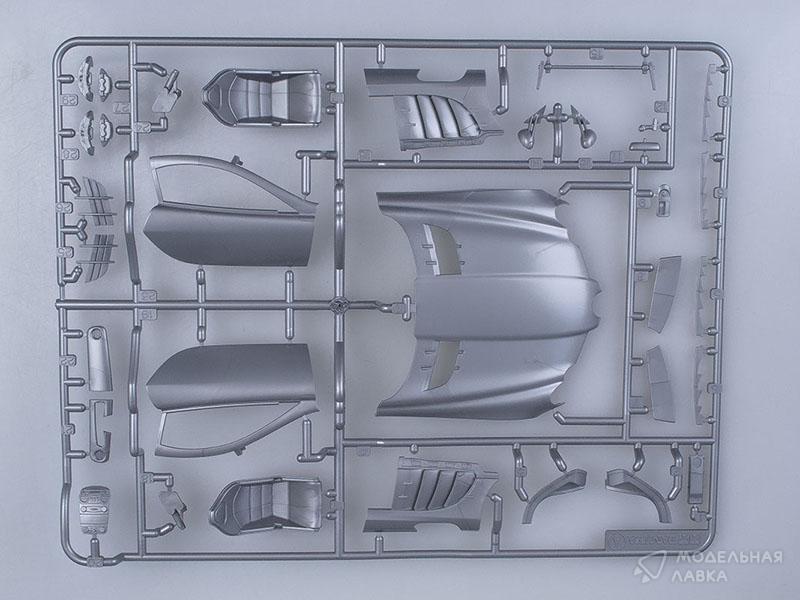 Фото #3 для Сборная модель Mercedes-Benz SLR McLaren (с металлическим загрунтованным шасси)