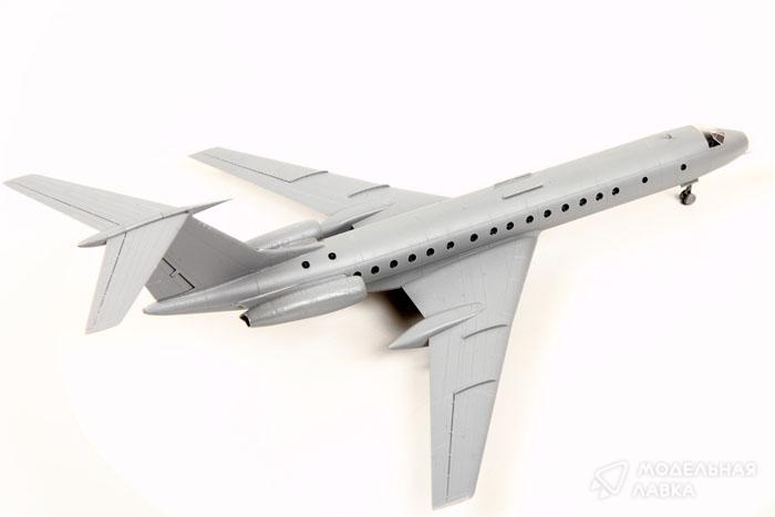 Сборная модель пассажирский авиалайнер Ту-134А/Б-3 с клеем, кисточкой и красками. Звезда