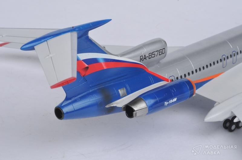 Фото #3 для Сборная модель российский авиалайнер ТУ-154М с клеем, кисточкой и красками.