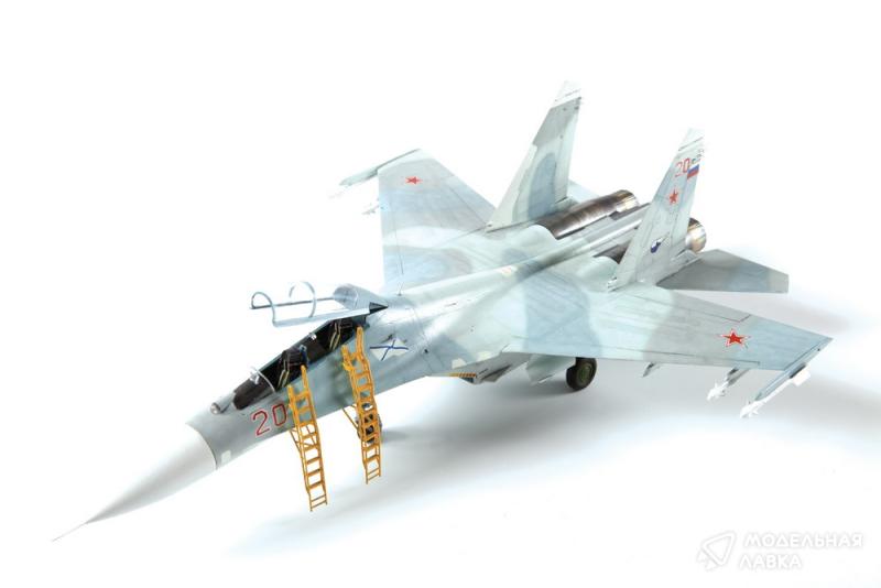 Сборная модель российский учебно боевой самолет Су-27УБ Звезда