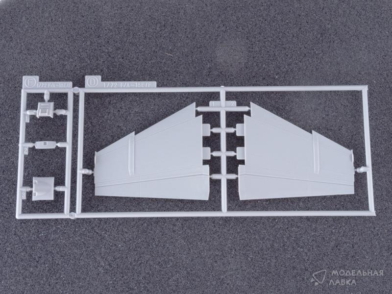 Фото #9 для Сборная модель самолет EA-18G GROWLER E38
