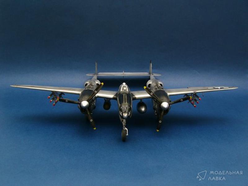 Фото #7 для Сборная модель самолет P-38L-5-L0 Lightning