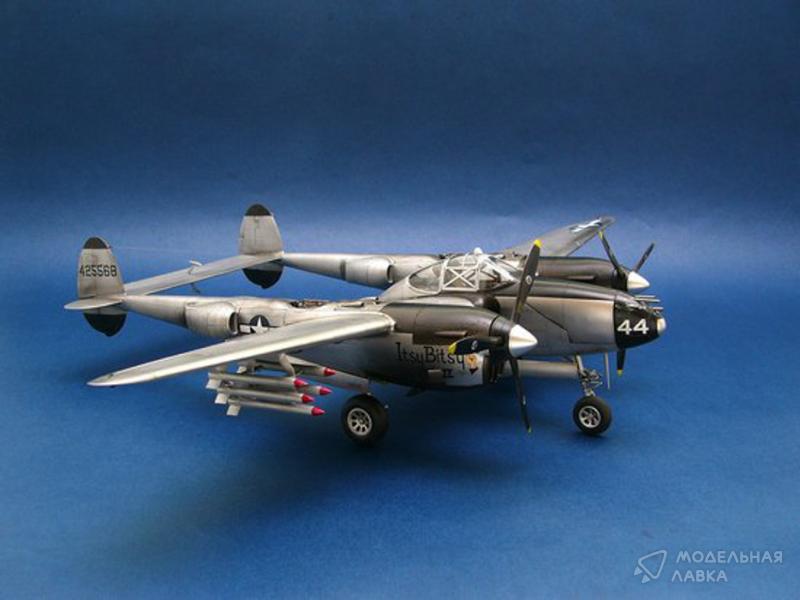 Фото #9 для Сборная модель самолет P-38L-5-L0 Lightning