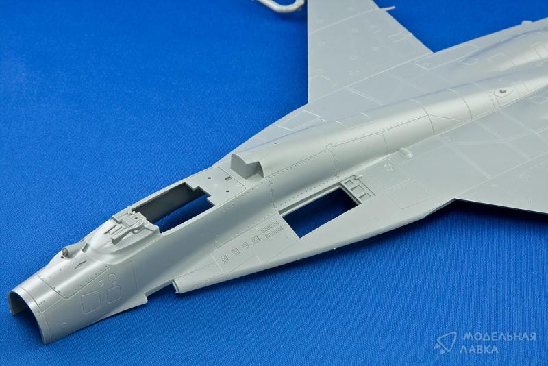 Фото #10 для Сборная модель советский истребитель МИГ-29 9-13 "Fulcrum C"