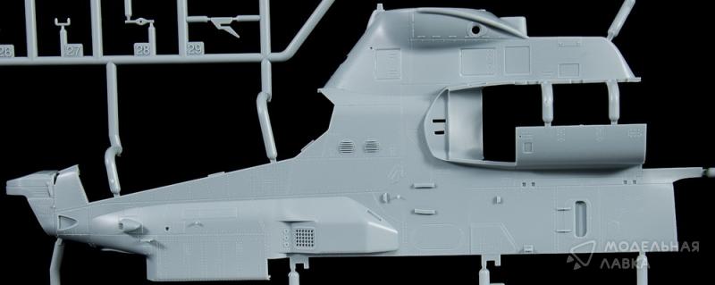 Фото #14 для Сборная модель USMC AH-1Z "Shark Mouth"