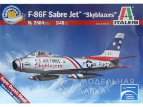 Самолет F-68F Sabre Jet "Skyblazers"