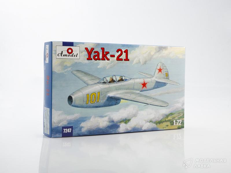 Фото #1 для Сборная модель советский учебно-тренировочный самолет Як-21
