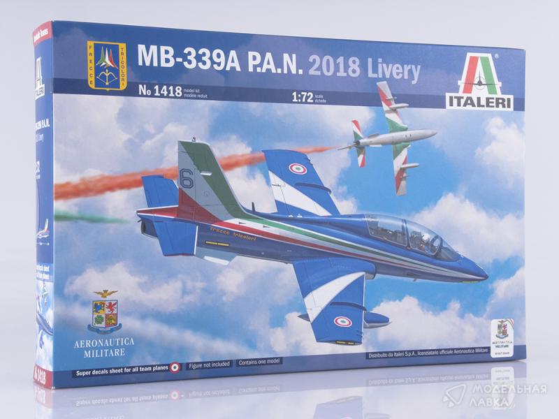 Сборная модель учебно-боевой самолет MB.339A в ливрее P.A.N, 2018 Italeri