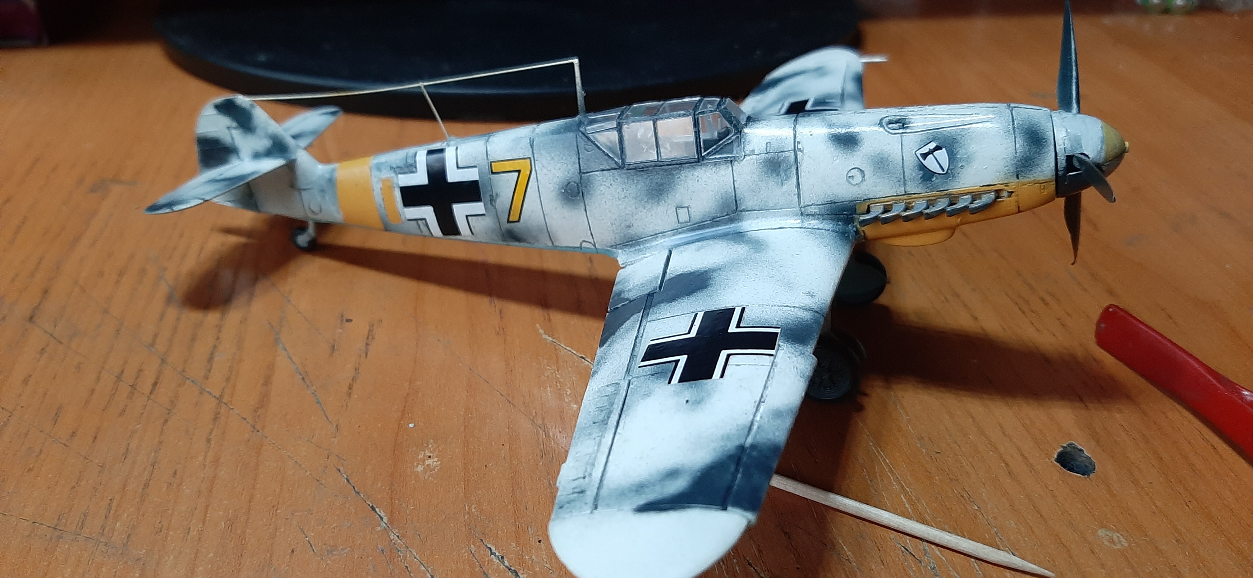 Фото Самолет Bf 109F-4 с персоналом ВВС Германии