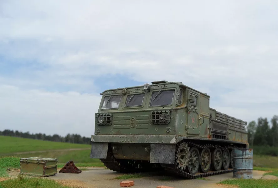 Сборная модель Средний артиллерийский тягач АТС-59Г