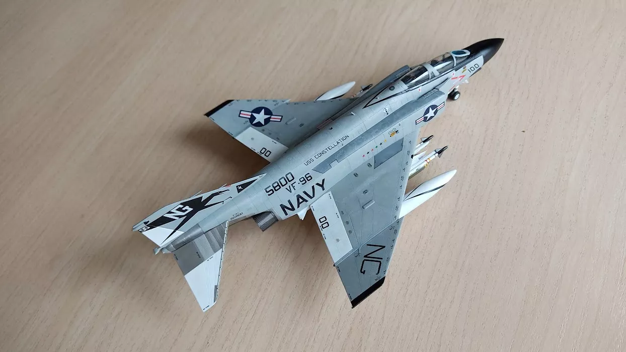 Самолет F-4J showtime