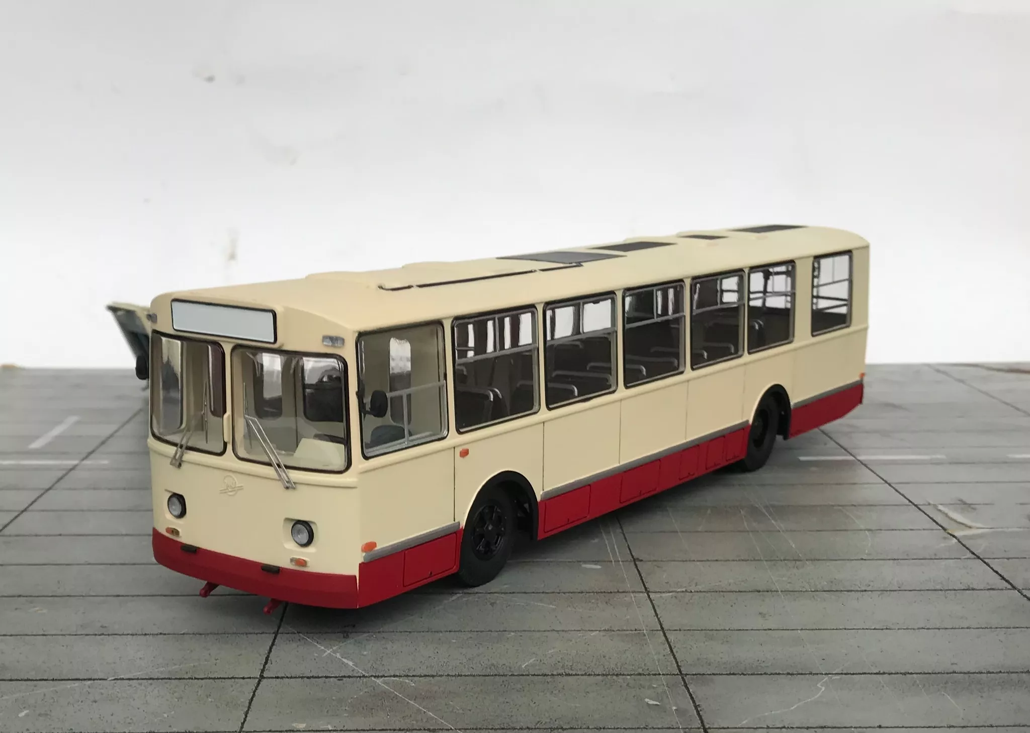 Сборная модель Троллейбус ЗИУ-9