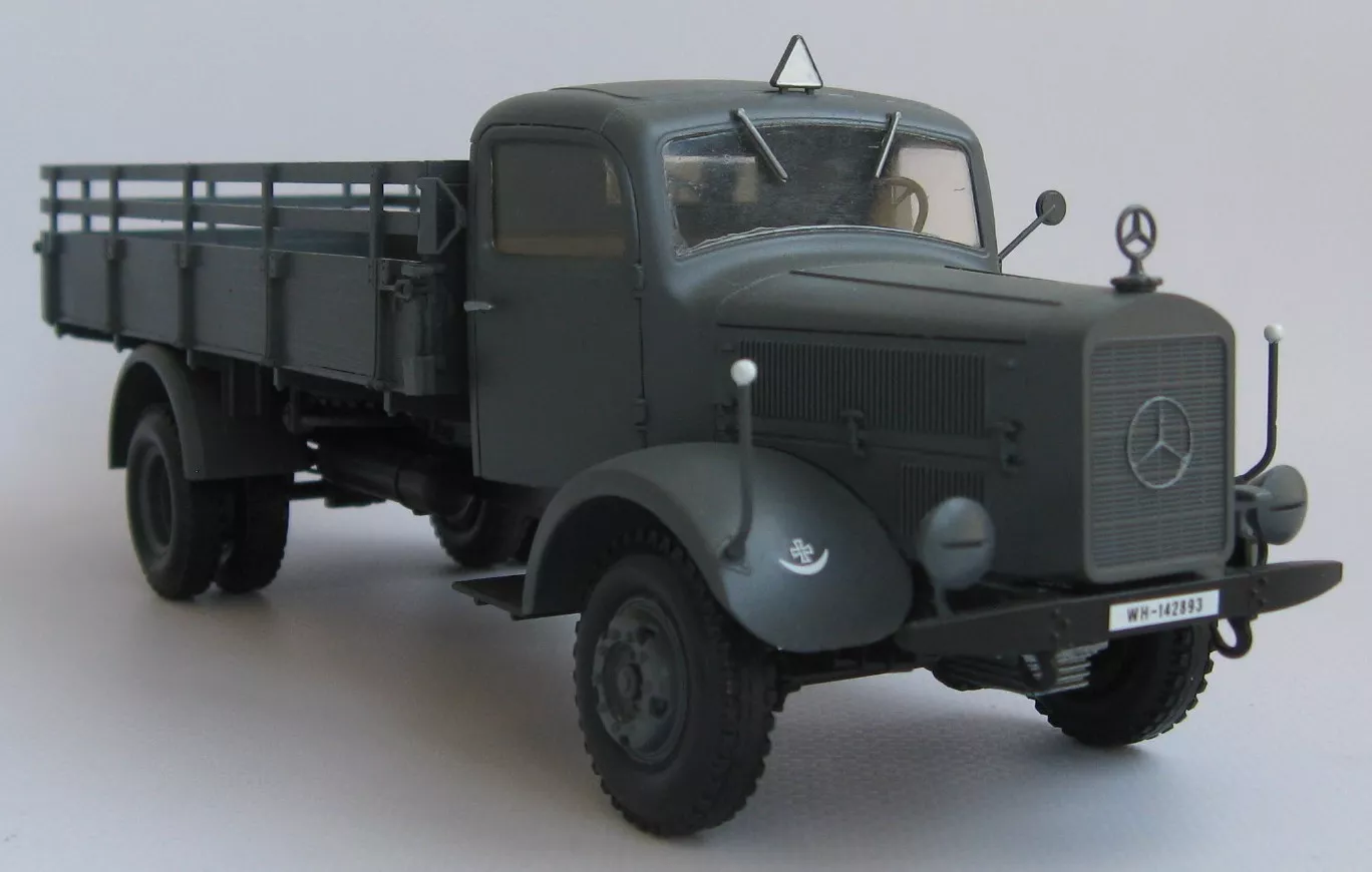 Немецкий тяжелый грузовик L 4500A времен Второй Мировой Войны