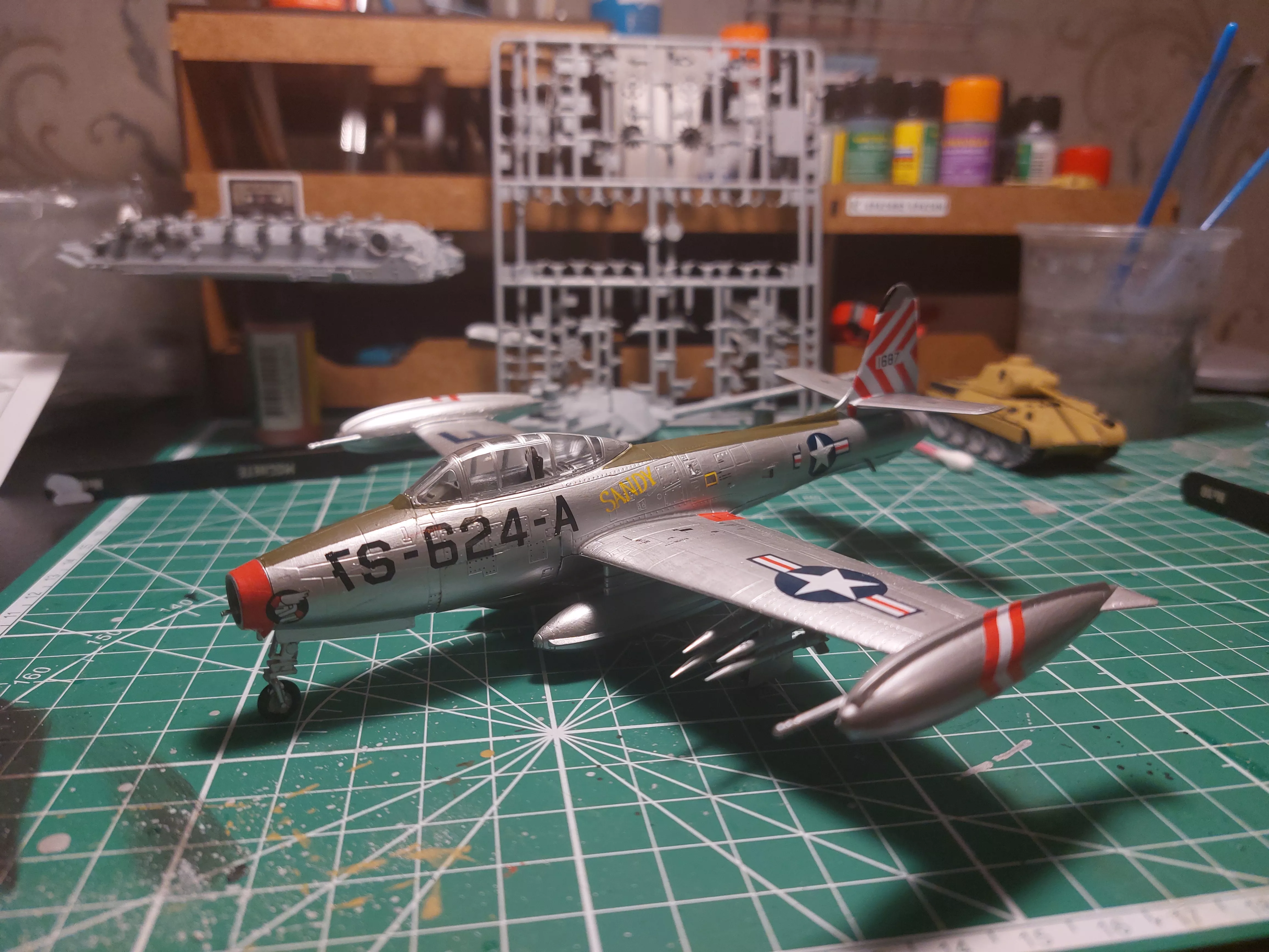 Самолет F-84E ThunderJet