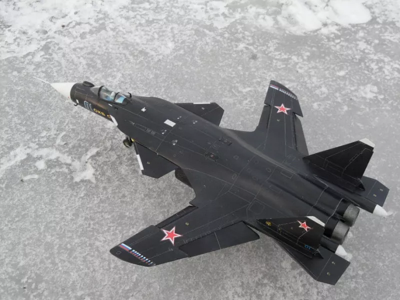 Российский сверхманевренный истребитель пятого поколения Су-47 
