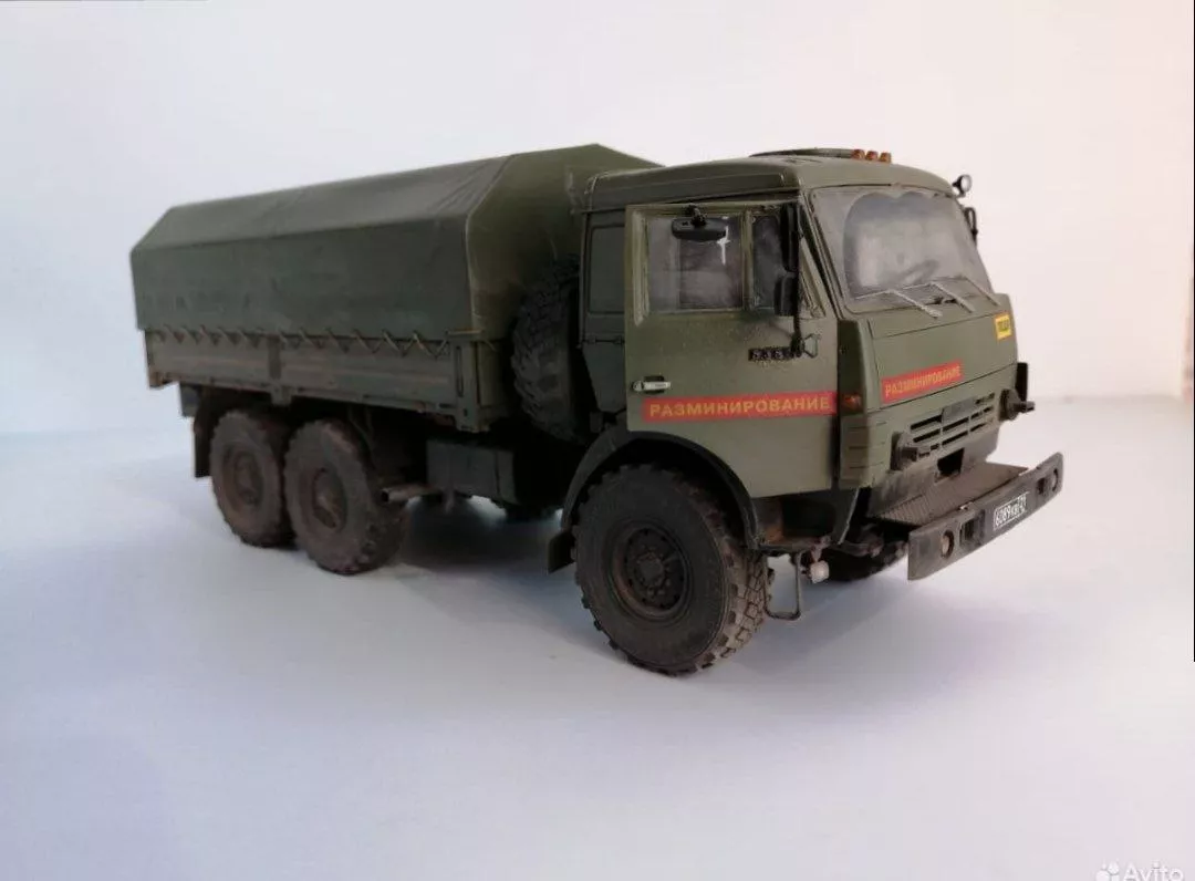 Российский трехосный грузовик 