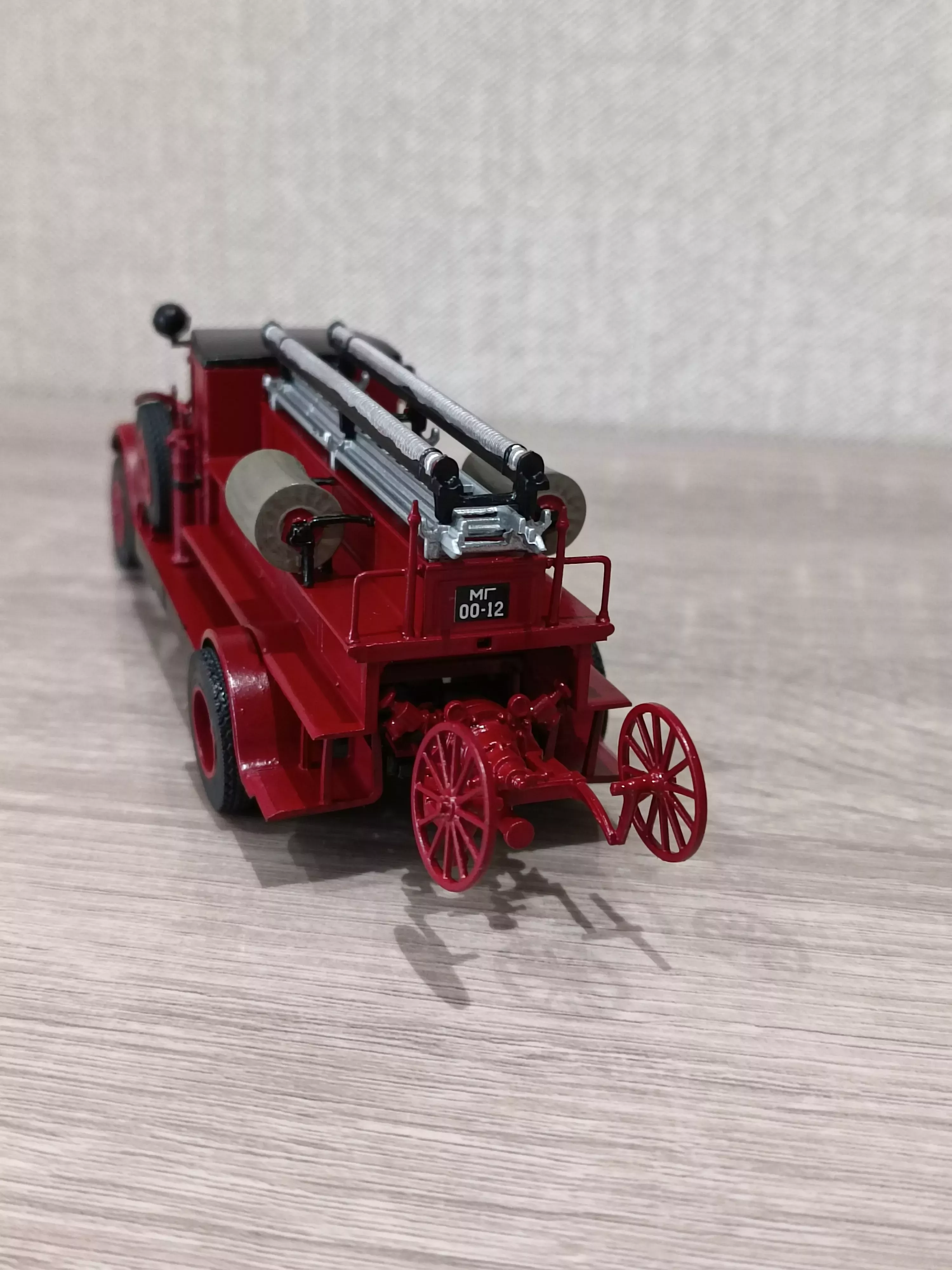 Сборная модель Пожарный автонасос ПМЗ-1 (ЗИС-11)