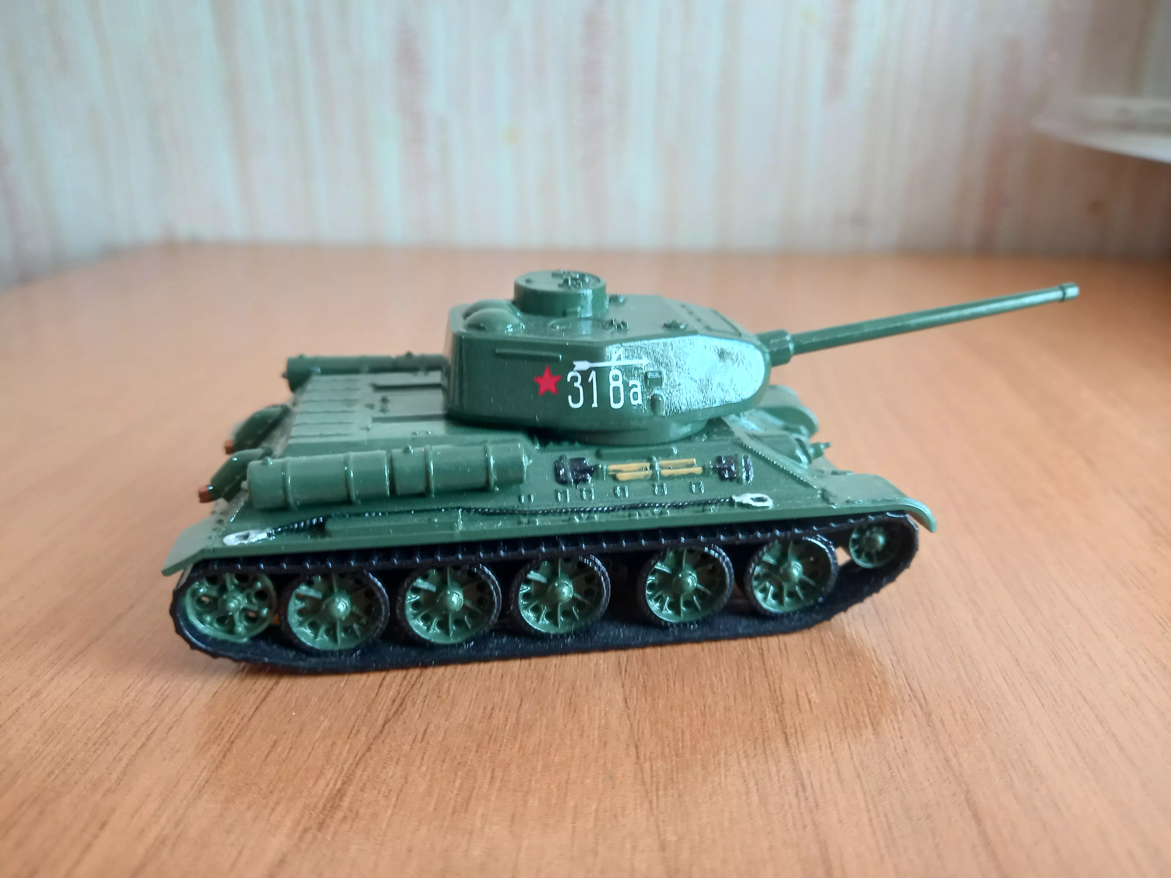 Советский танк Т-34-85