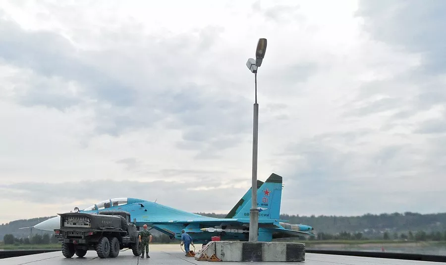 Самолет СУ-27УБ (Flanker C)