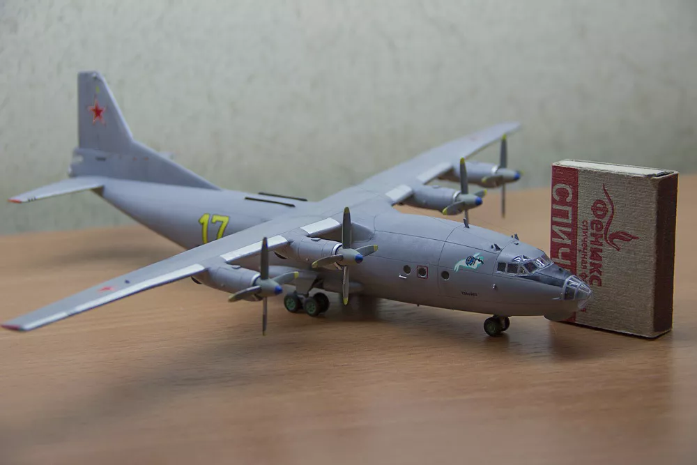 Транспортный самолет АН-12БК