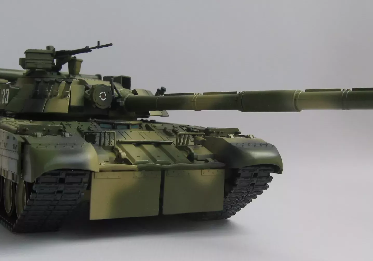 Российский основной боевой танк Т-80УД